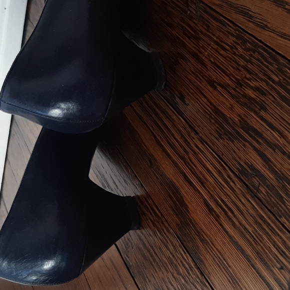 Navy blue leather kitten heels - Picture 3 of 4